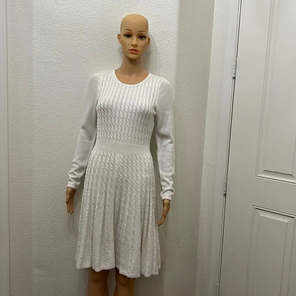 Calvin Klein Dress Women’s Sz Small White Scoop Neck Zlong Sleeve Sweater Ribbed
